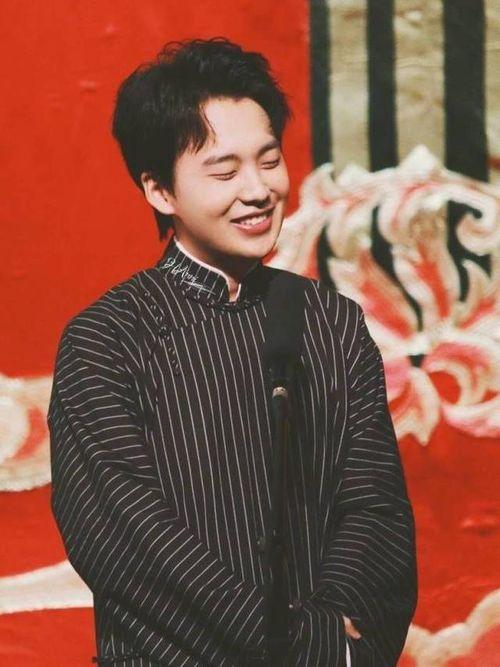 吃瓜娱乐郭麒麟,吃瓜娱乐背后的喜剧人生